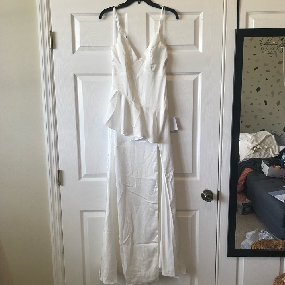 Lulu’s White Gown